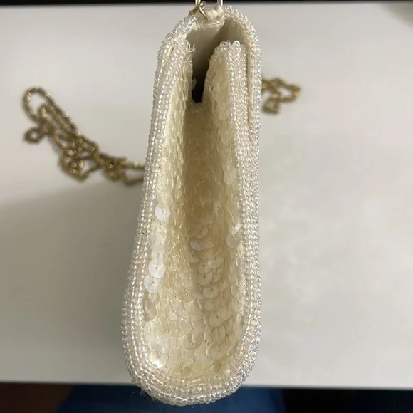 La Regale Purse - Picture 7 of 16